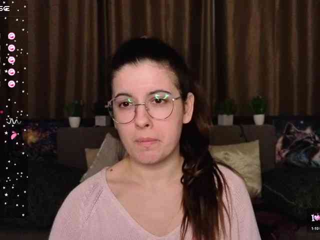 AminaBeatris13 webcam