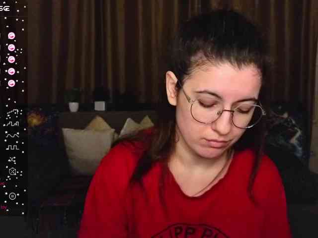 AminaBeatris13 webcam