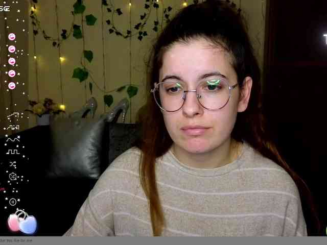 AminaBeatris13 webcam