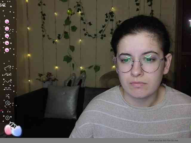 AminaBeatris13 webcam