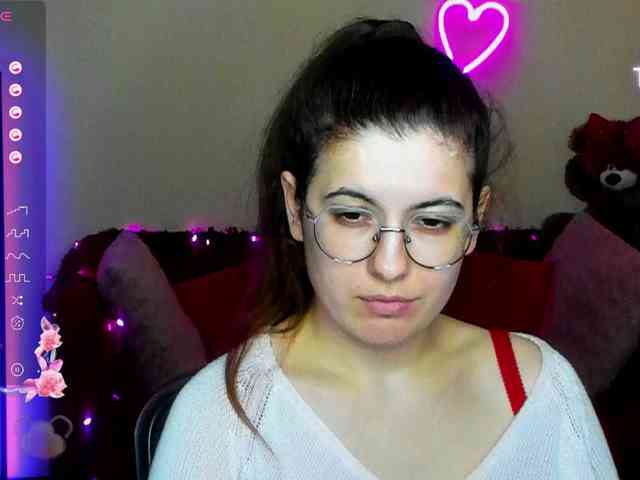 AminaBeatris13 webcam