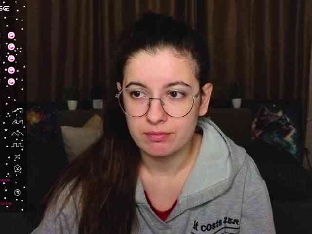 AminaBeatris13 webcam