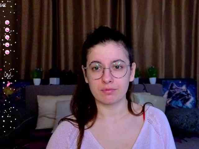 AminaBeatris13 webcam