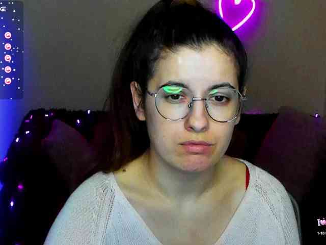 AminaBeatris13 webcam