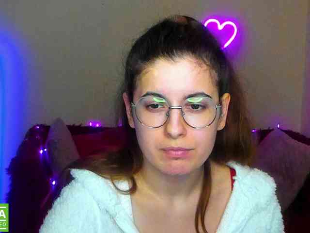 AminaBeatris13 webcam