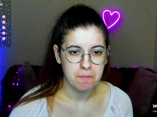 AminaBeatris13 webcam