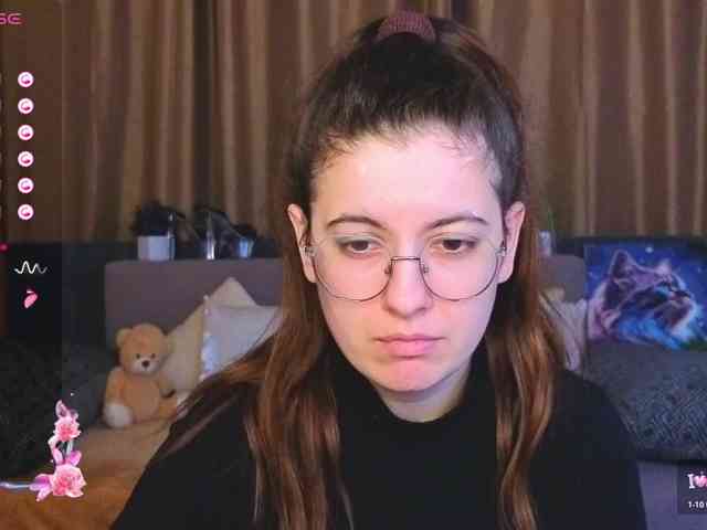 AminaBeatris13 webcam