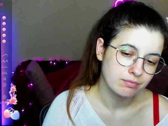 AminaBeatris13 webcam