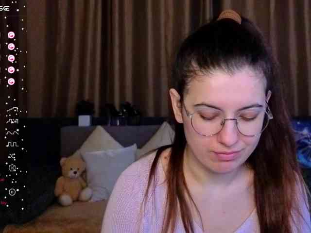 AminaBeatris13 webcam