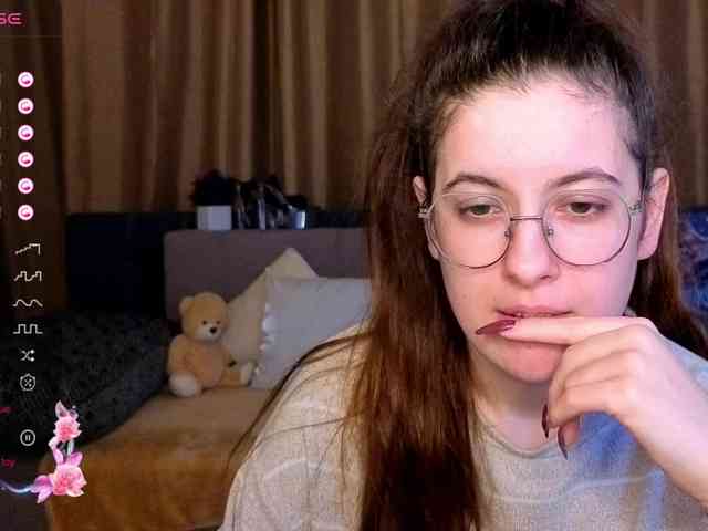 AminaBeatris13 webcam