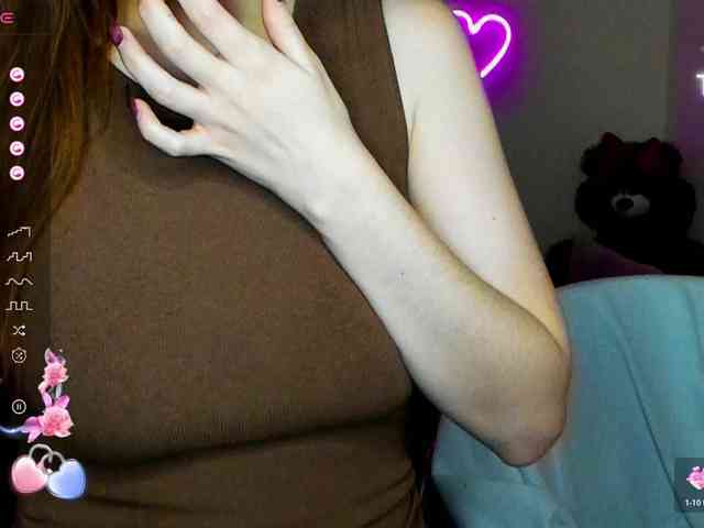 AminaBeatris13 webcam