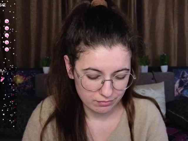 AminaBeatris13 webcam