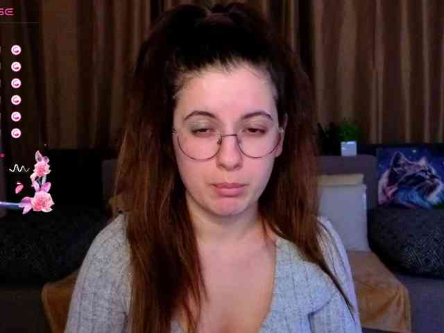 AminaBeatris13 webcam