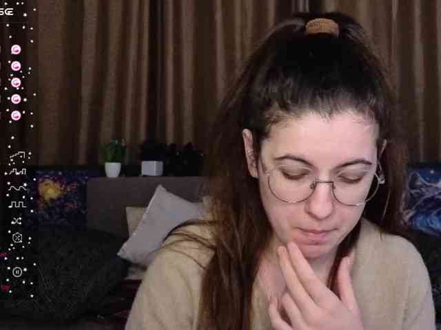 AminaBeatris13 webcam