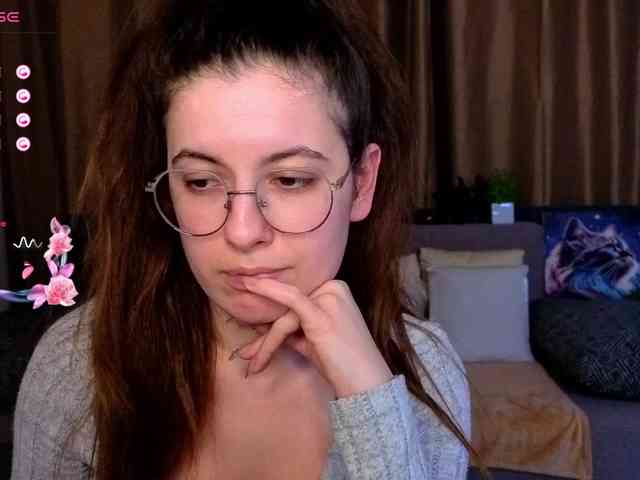 AminaBeatris13 webcam