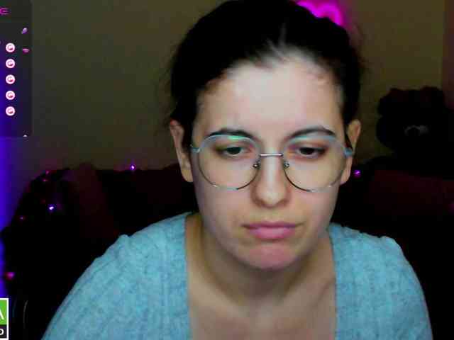 AminaBeatris13 webcam