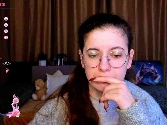 AminaBeatris13 webcam