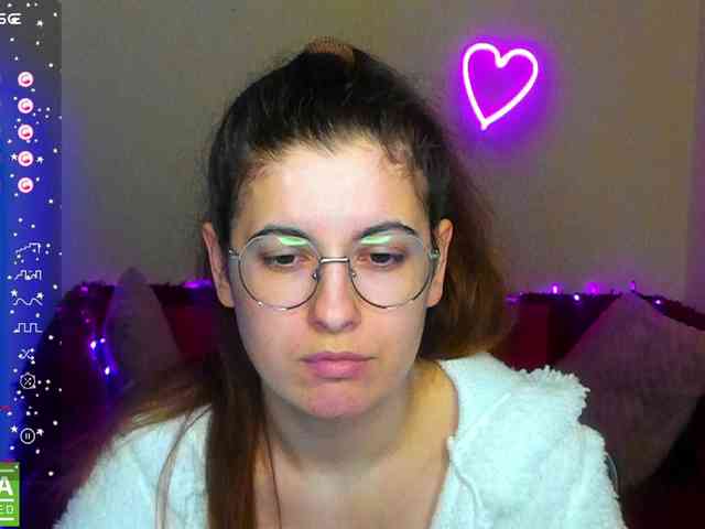 AminaBeatris13 webcam