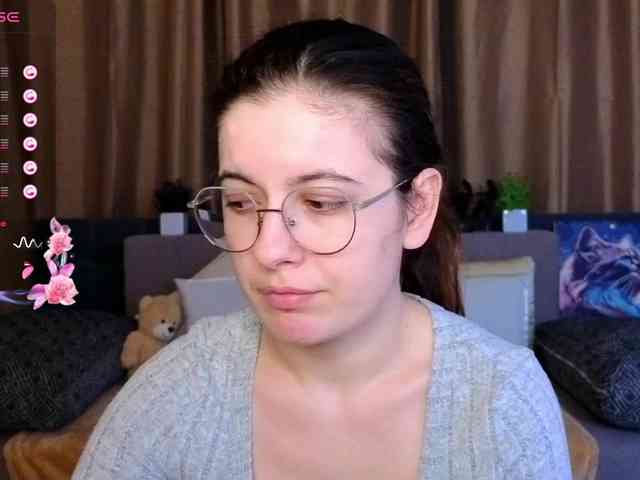 AminaBeatris13 webcam