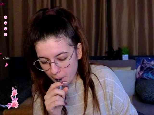 AminaBeatris13 webcam