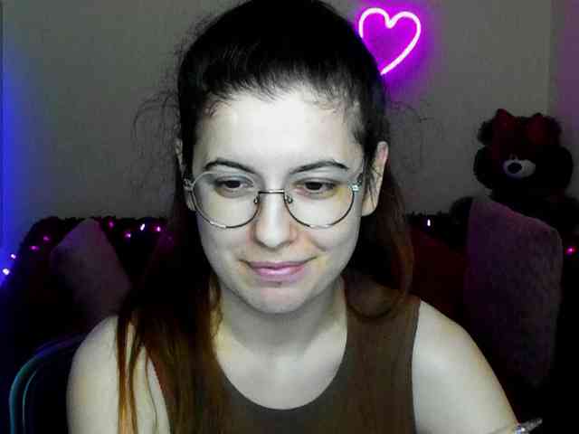 AminaBeatris13 webcam