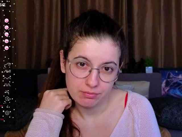 AminaBeatris13 webcam