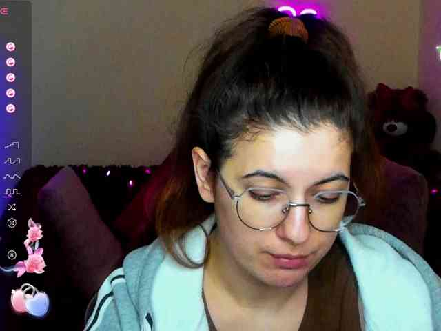 AminaBeatris13 webcam