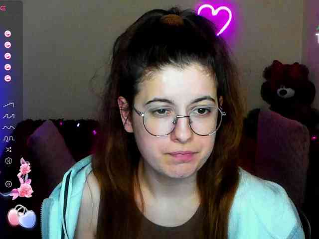 AminaBeatris13 webcam