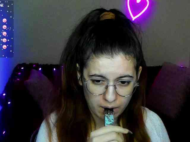 AminaBeatris13 webcam