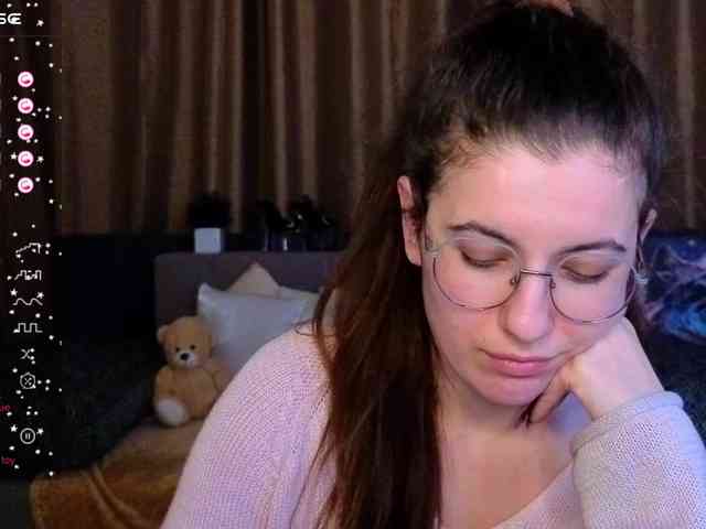 AminaBeatris13 webcam