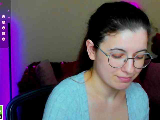 AminaBeatris13 webcam