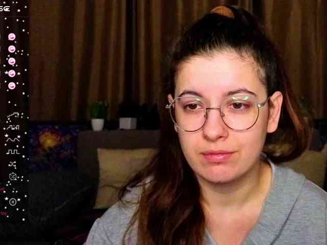 AminaBeatris13 webcam