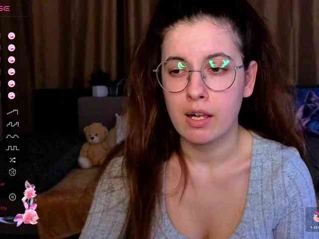 AminaBeatris13 webcam