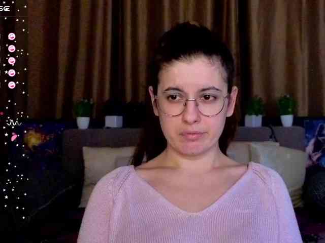 AminaBeatris13 webcam