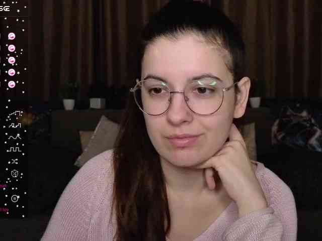 AminaBeatris13 webcam