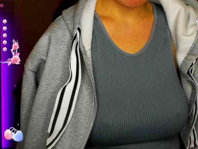 AminaBeatris13 webcam