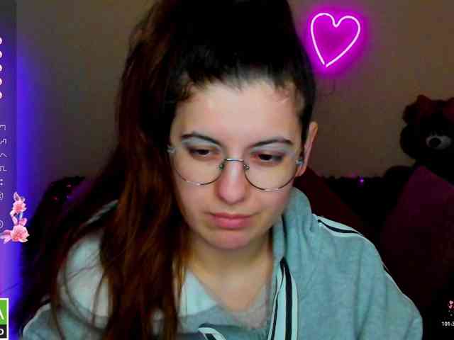 AminaBeatris13 webcam