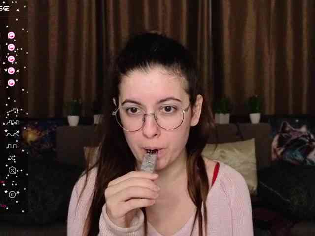 AminaBeatris13 webcam