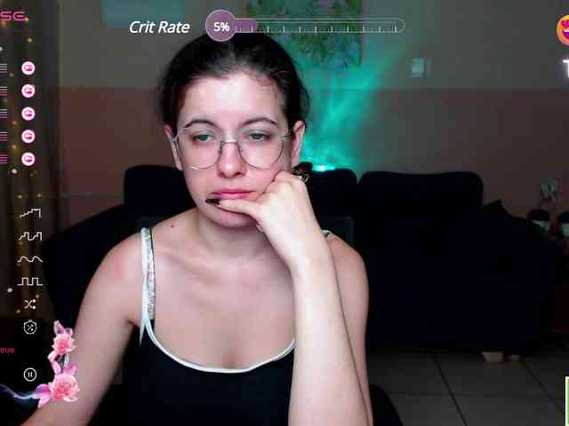 AminaBeatris13 webcam