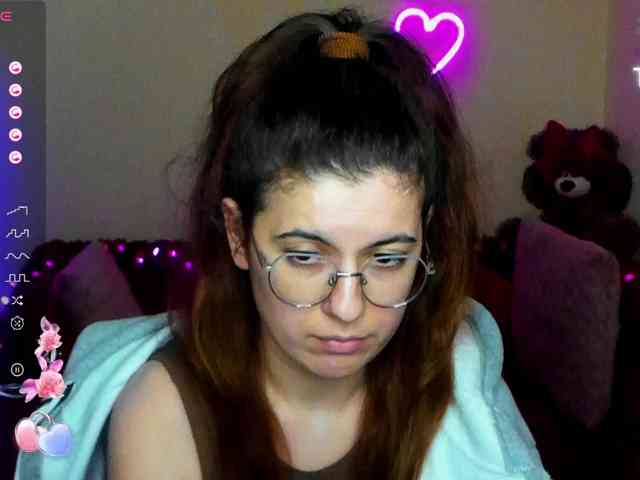 AminaBeatris13 webcam