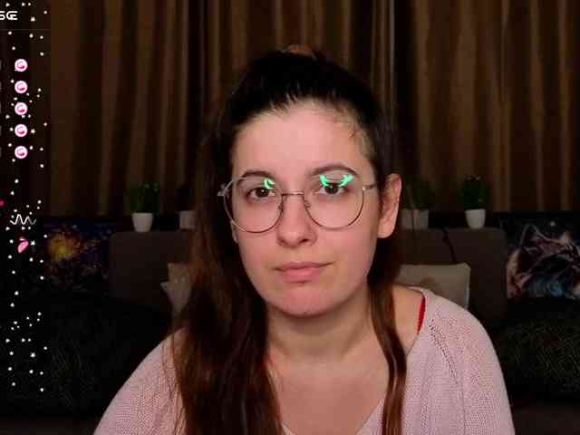 AminaBeatris13 webcam