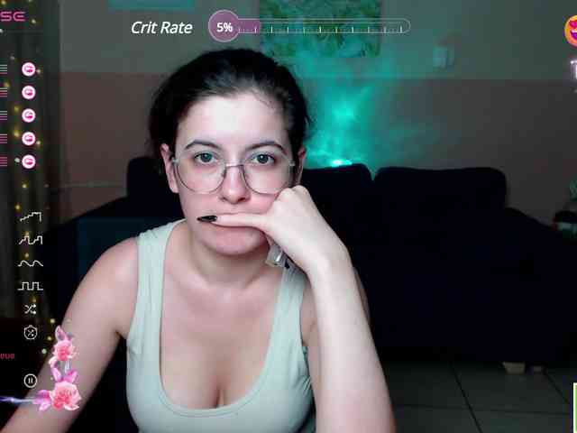 AminaBeatris13 webcam