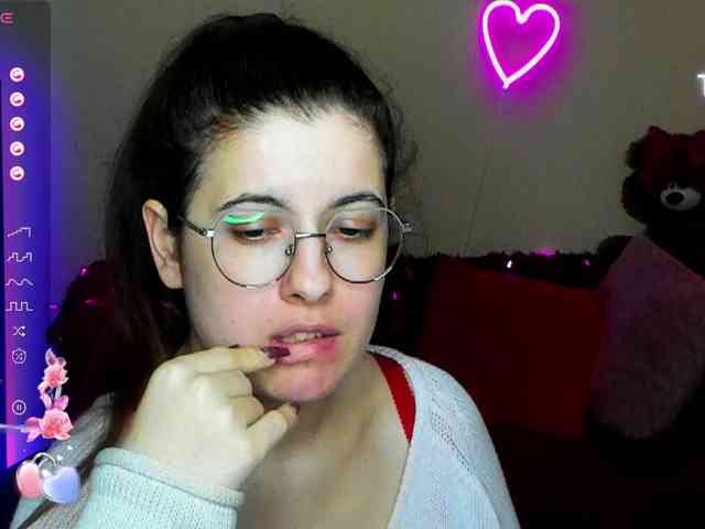 AminaBeatris13 webcam