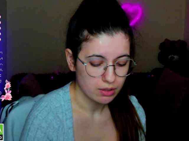 AminaBeatris13 webcam