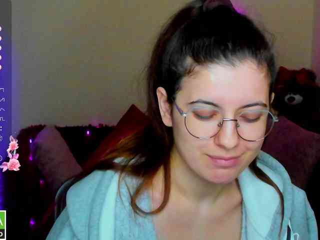 AminaBeatris13 webcam