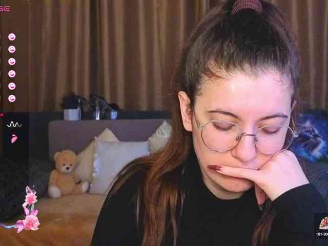 AminaBeatris13 webcam