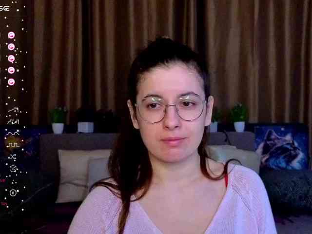 AminaBeatris13 webcam