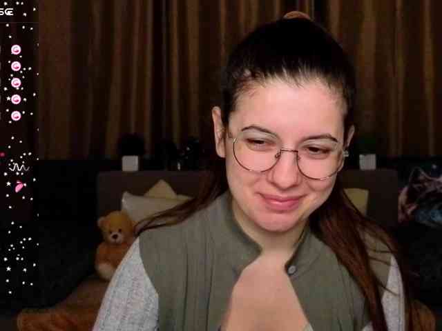 AminaBeatris13 webcam