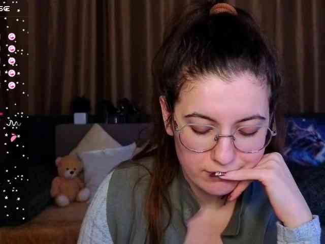 AminaBeatris13 webcam