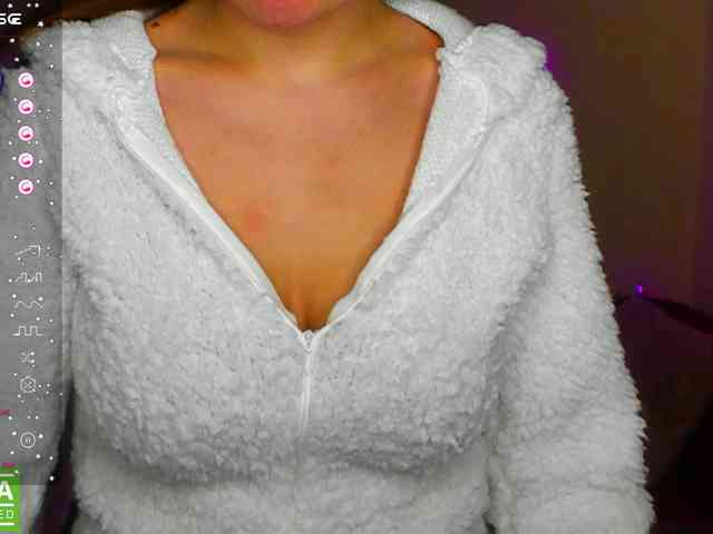 AminaBeatris13 webcam